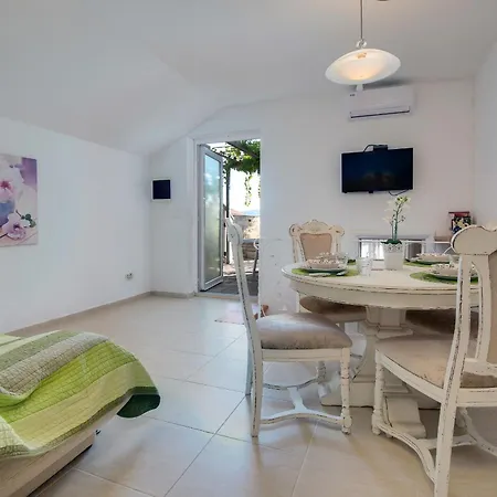 Dada Apartment *