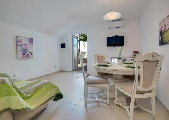 Dada Apartment *